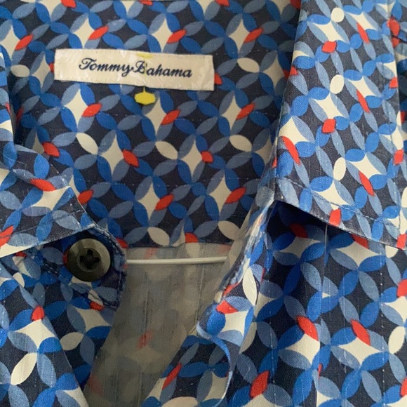 Men’s button down Tommy Bahama camp shirt - Picture 3 of 5